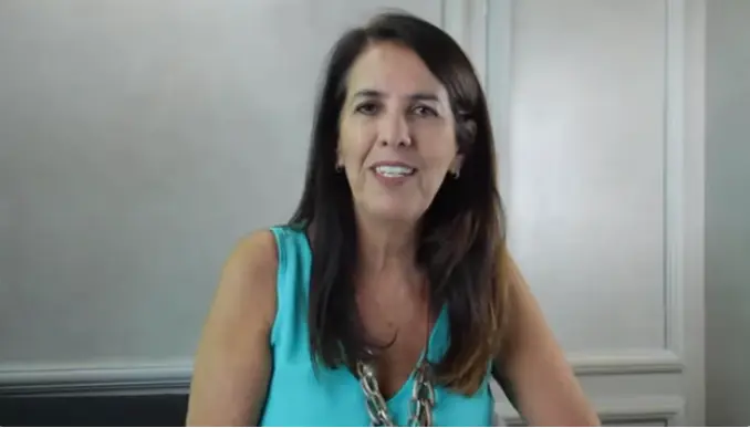 Frases de Martha Medeiros: As 45 Mais Inspiradoras