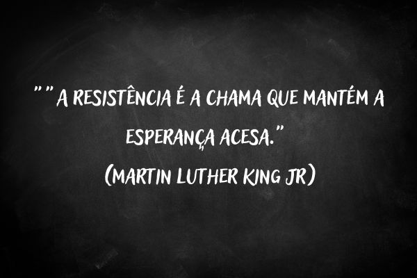 resistencia e resiliencia quadro preto com frase sobre resistência