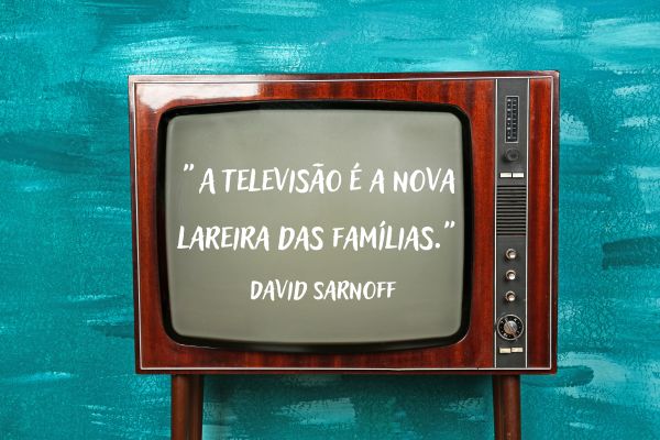 frases sobre televisão uma televisão com frase na tela