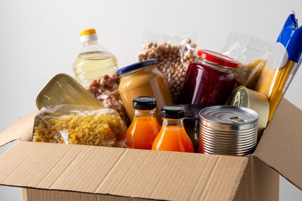 caixa com alimentos