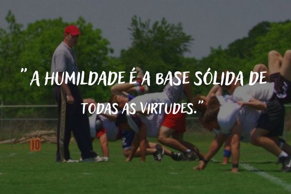 desafiando gigantes frases treinador com vários garotos carregando outros nas costas