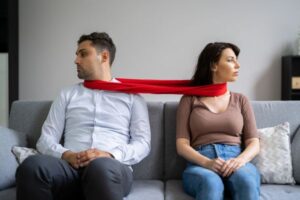 11 Sinais de um Relacionamento Negativo ou Tóxico que Você Precisa Reconhecer Hoje