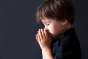 Rezar com Fé: Passos Bíblicos, Versículos Inspiradores, Técnicas e Impacto Espiritual