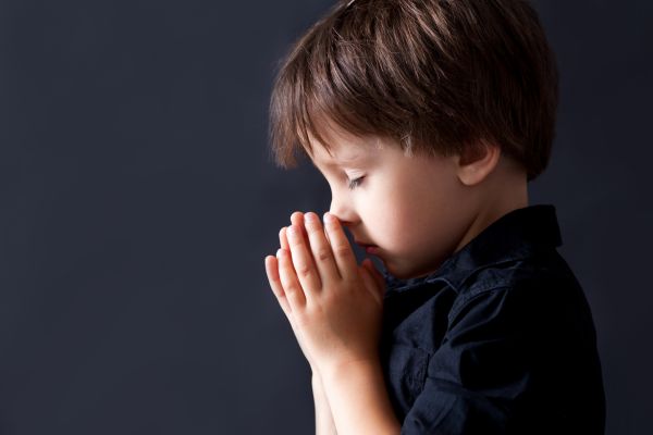Rezar com Fé: Passos Bíblicos, Versículos Inspiradores, Técnicas e Impacto Espiritual