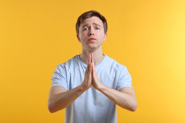 como um narcisista pede desculpas Como um Narcisista Pede Desculpas? 3 Sinais de Desculpas Falsas e Manipulativas