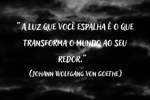 frases para brilhar céu escuro com uma lua