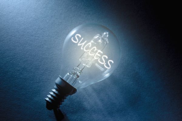 30 Frases para Brilhar e Iluminar sua Vida com Inspiração Diária