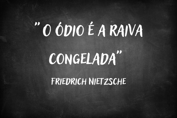 frases de ódio quadro negro com frase de ódio