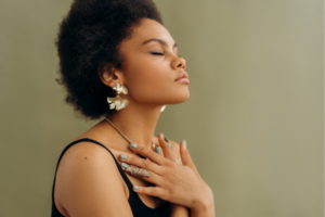 5 Práticas de Mindfulness pra Harmonizar no trabalho e Bem Estar
