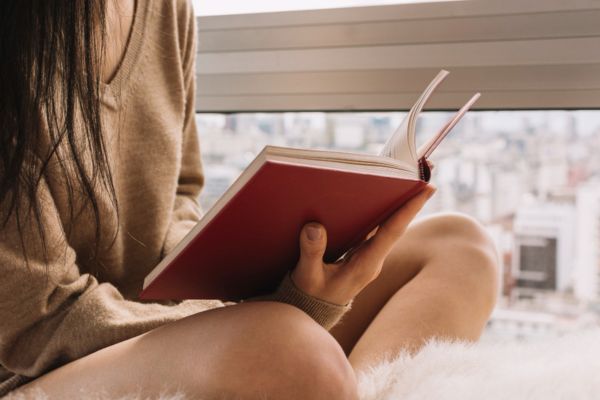 O Poder da Leitura no Autoconhecimento: Os Benefícios Incríveis para a Vida Pessoal