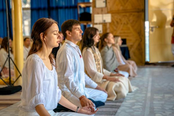 Retiro de Meditação e Autoconhecimento: O que é, Benefícios, Como Funciona e Escolha Ideal