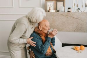 Relacionamentos na Terceira Idade: Desafios, Benefícios e Dicas para uma Vida Social Saudável