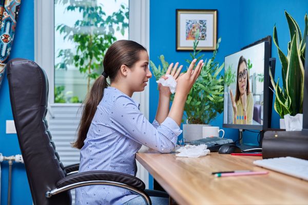 Terapia online para bloqueios emocionais em sessão de atendimento psicológico virtual