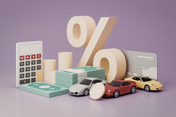 juros financiamento credito dinheiro Ilustração com símbolo de porcentagem, dinheiro, carros e calculadora representando juros, crédito e financiamento
