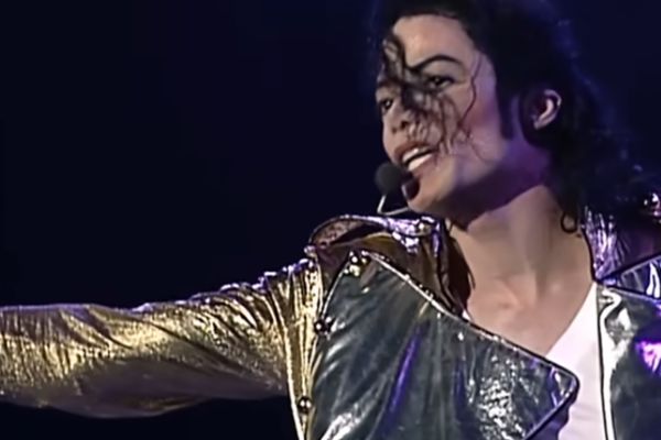 michael jackson ascensão na carreira michael jackson cantando no palco