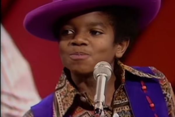 michael jackson criança cantando michael jackson criança cantando
