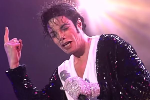 michael jackson mega show michael jackson cantando em show